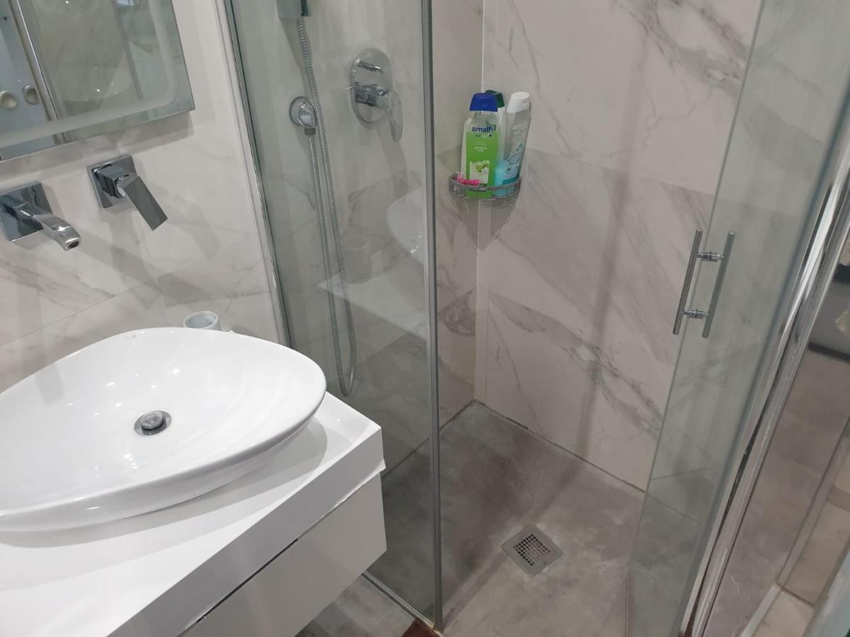 Ferienwohnung Atico Con Terraza Y Jacuzzi En El Centro Valencia Exterior foto
